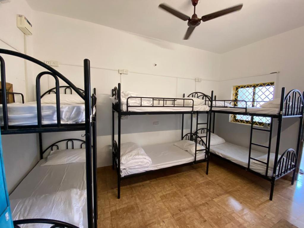 El Barrio Hostel Anjuna Esterno foto