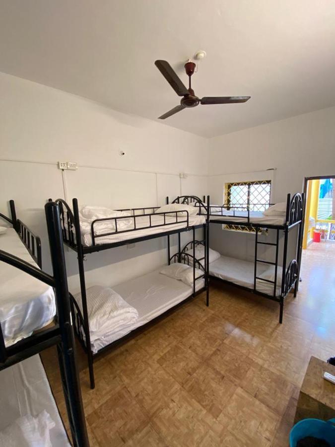 El Barrio Hostel Anjuna Esterno foto