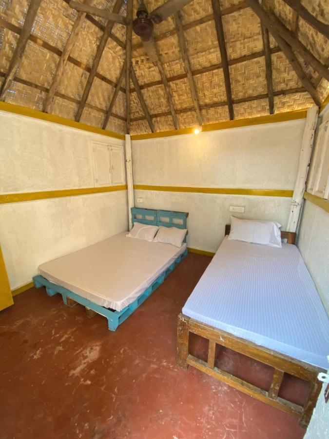 El Barrio Hostel Anjuna Esterno foto